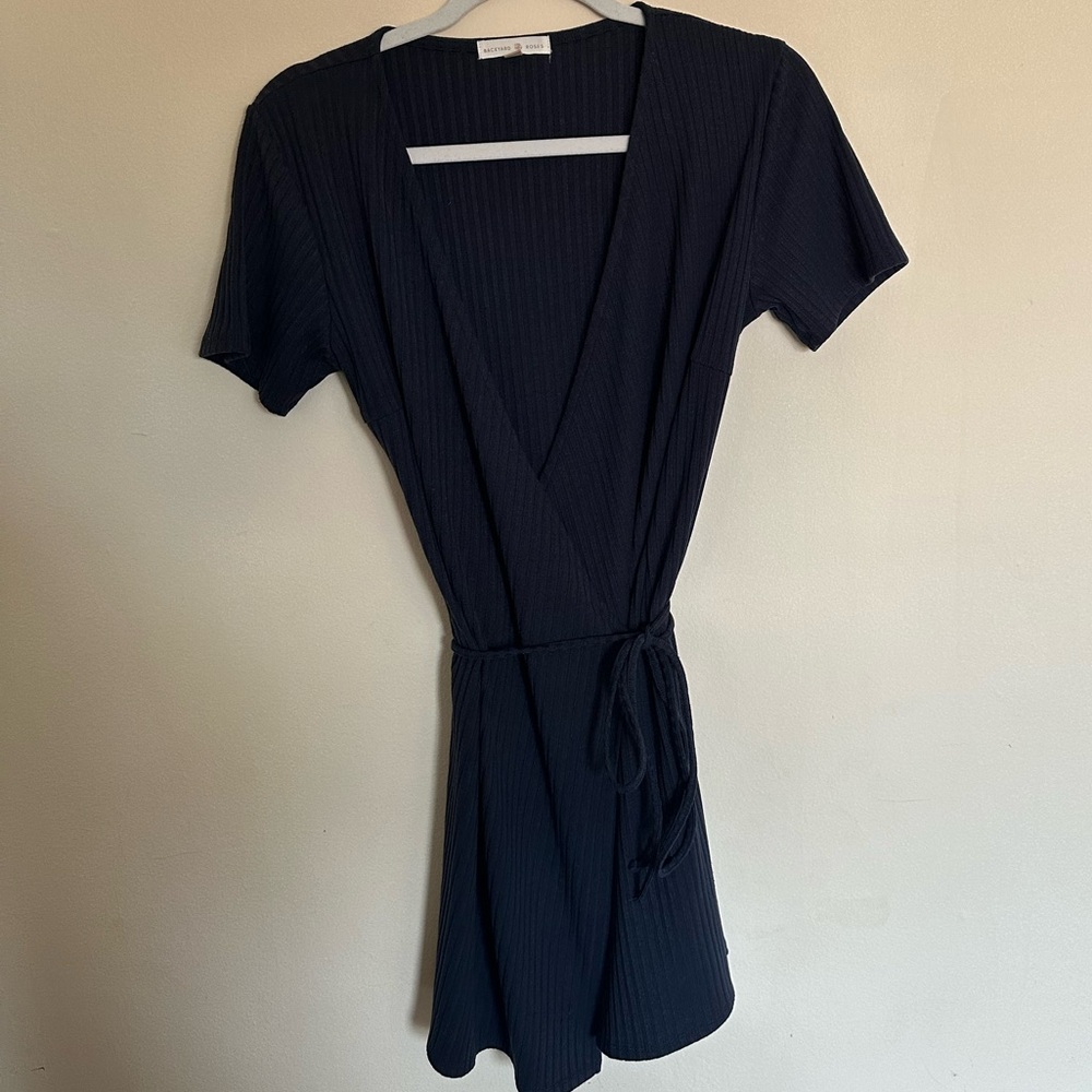 NWOT BACKYARD ROSES RIBBED NAVY WRAP DRESS - Picture 5 of 6